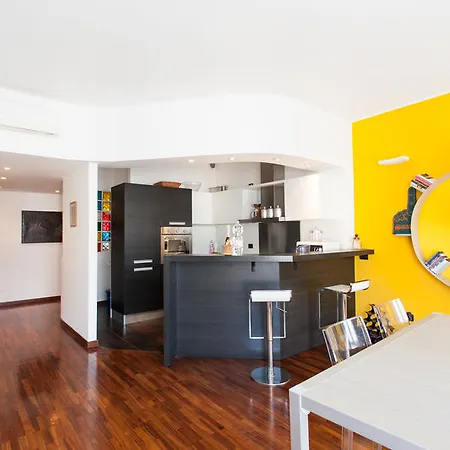 Apartment Corso Como Milan